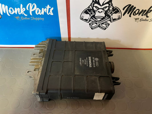 ECU Centralita motor VOLKSWAGEN GOLF III GTI 037906024B