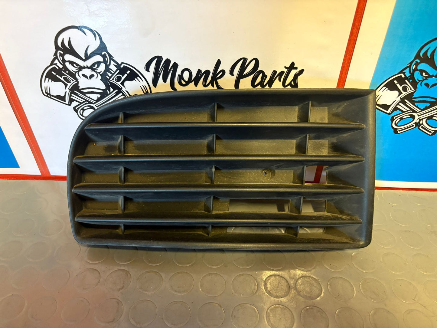 Rejilla derecha paragolpes VOLKSWAGEN GOLF V 5 1K0853666