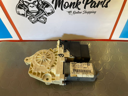 Motor elevalunas trasero derecho SEAT LEON 2 1K0959704N