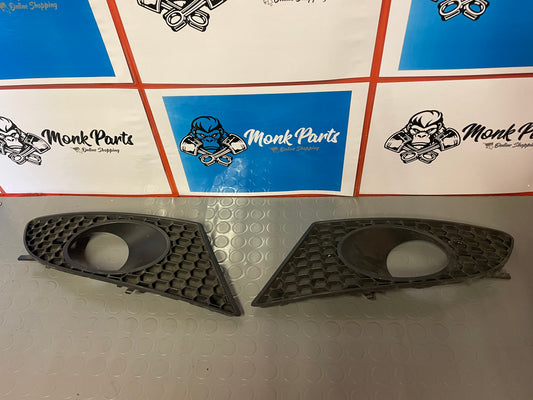 Rejilla paragolpes delantero SEAT LEON 2 1P0853665A 1P0853666A (precio unidad)