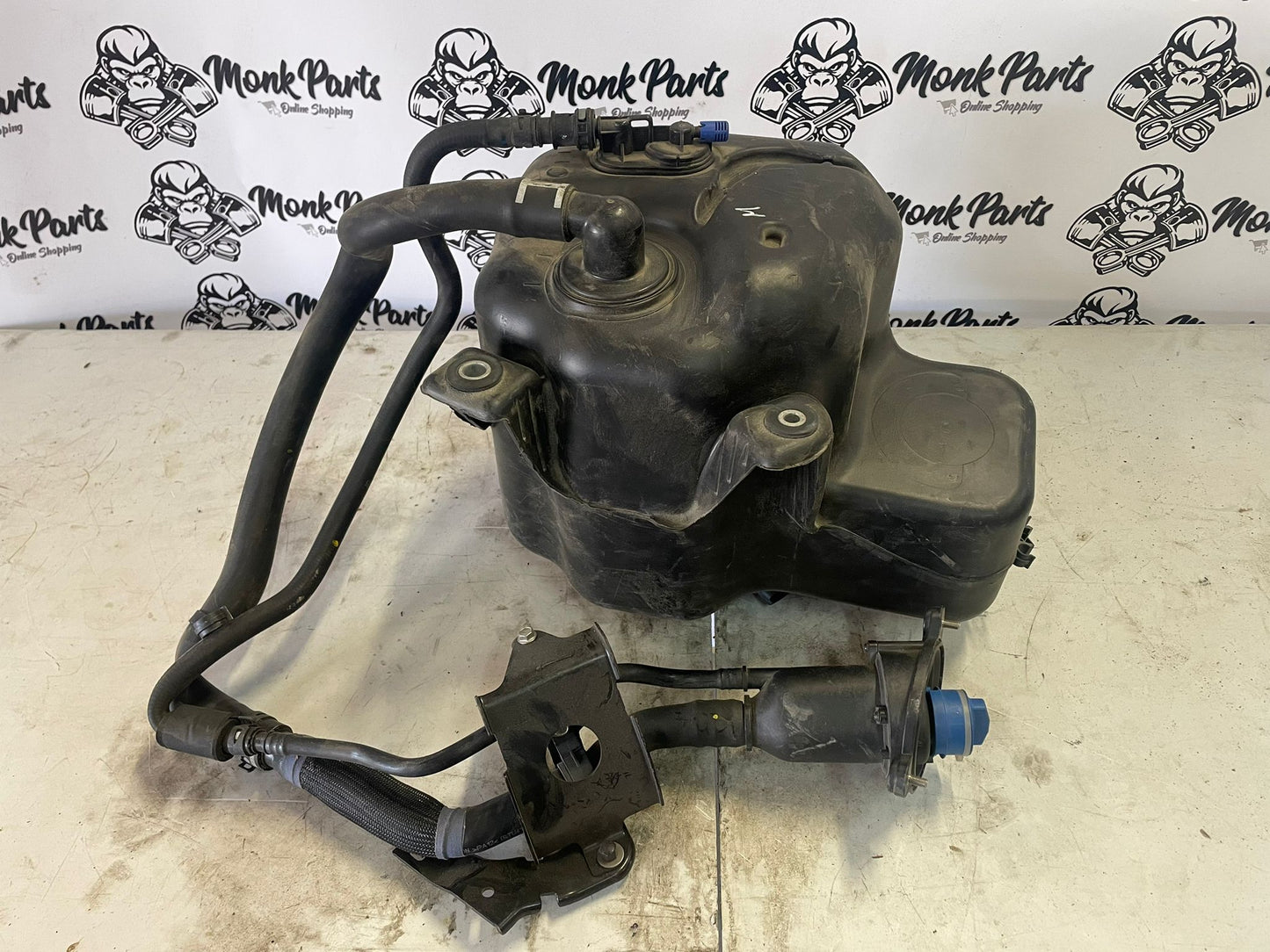 Deposito AdBlue MERCEDES X y NISSAN NAVARA NP300 204114KJ0A 20411 4KJ0A