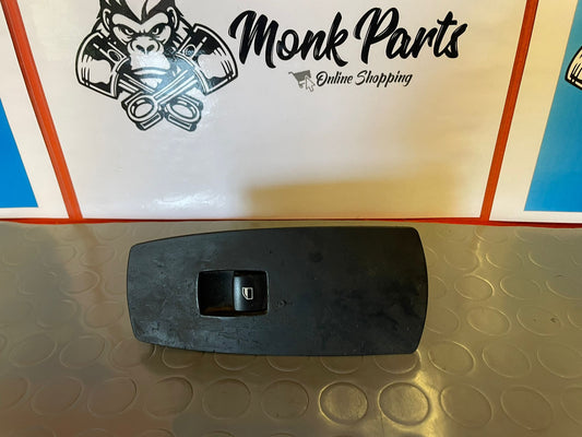 Mando elevalunas delantero derecho BMW X3 E83 3403859