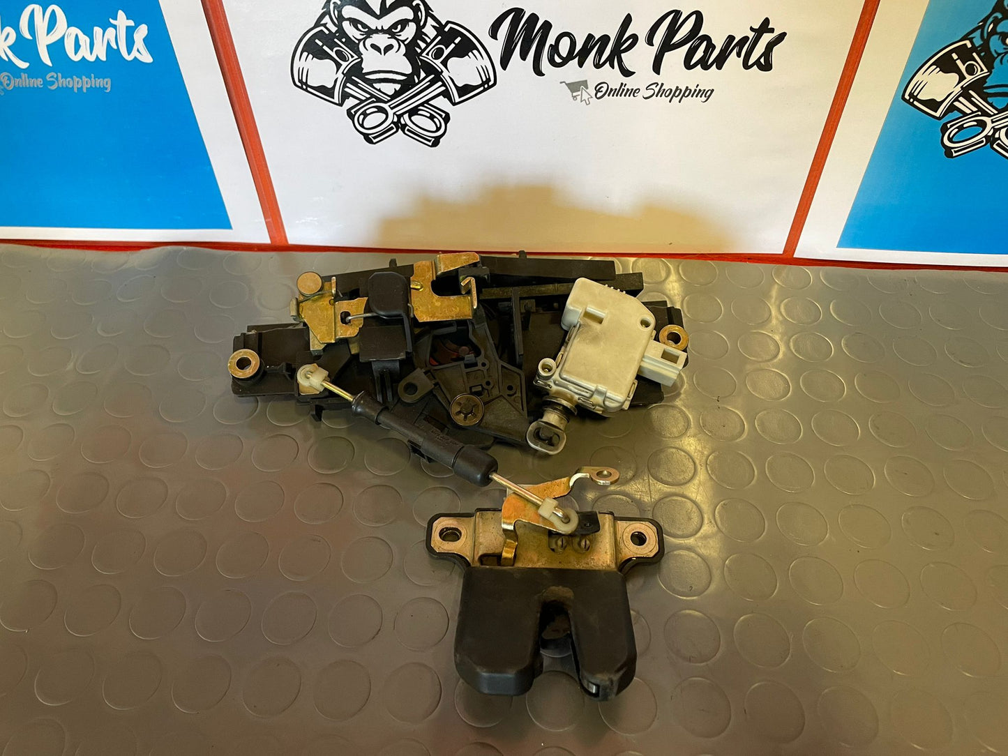Cerradura maletero AUDI A6 C5 4B0827565