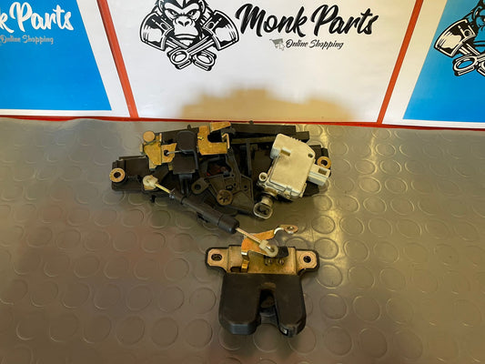 Cerradura maletero AUDI A6 C5 4B0827565