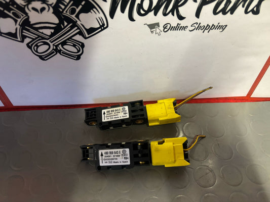 Sensor impacto PORSCHE CAYENNE 4B0959643E (precio unidad)