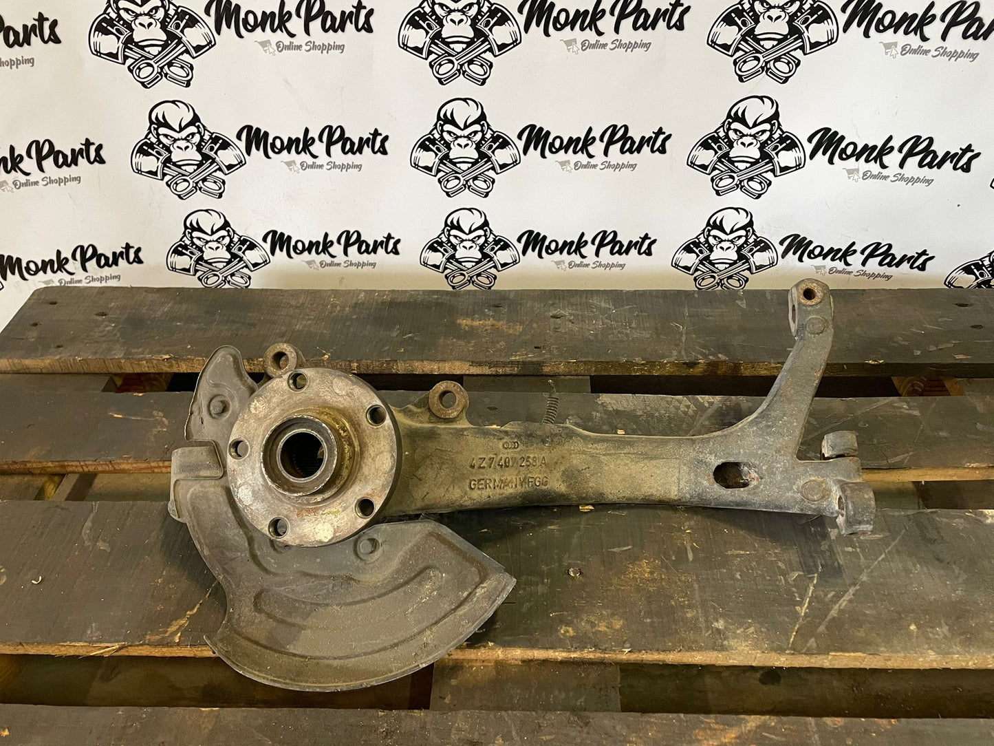 Mangueta delantera derecha AUDI A6 C5 4Z7407258A