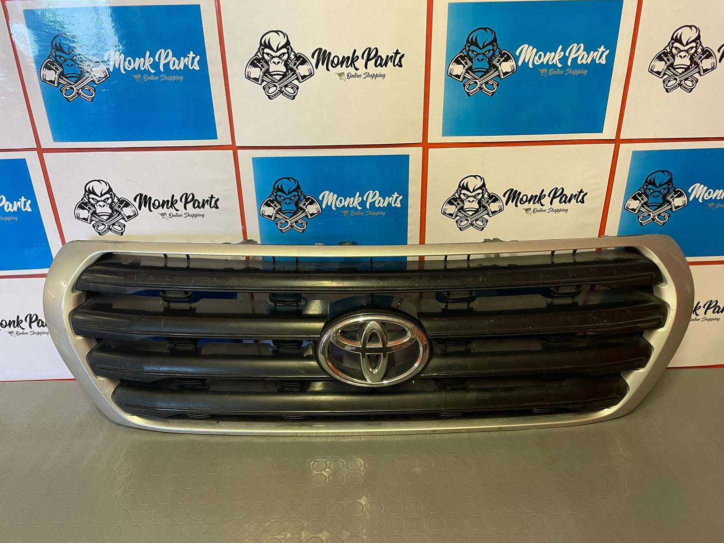 Parrilla delantera TOYOTA LAND CRUISER FJ200 2008-2011 53101-60510