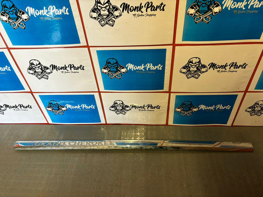 Moldura puerta conductor JEEP GRAND CHEROKEE WK 55156849AD