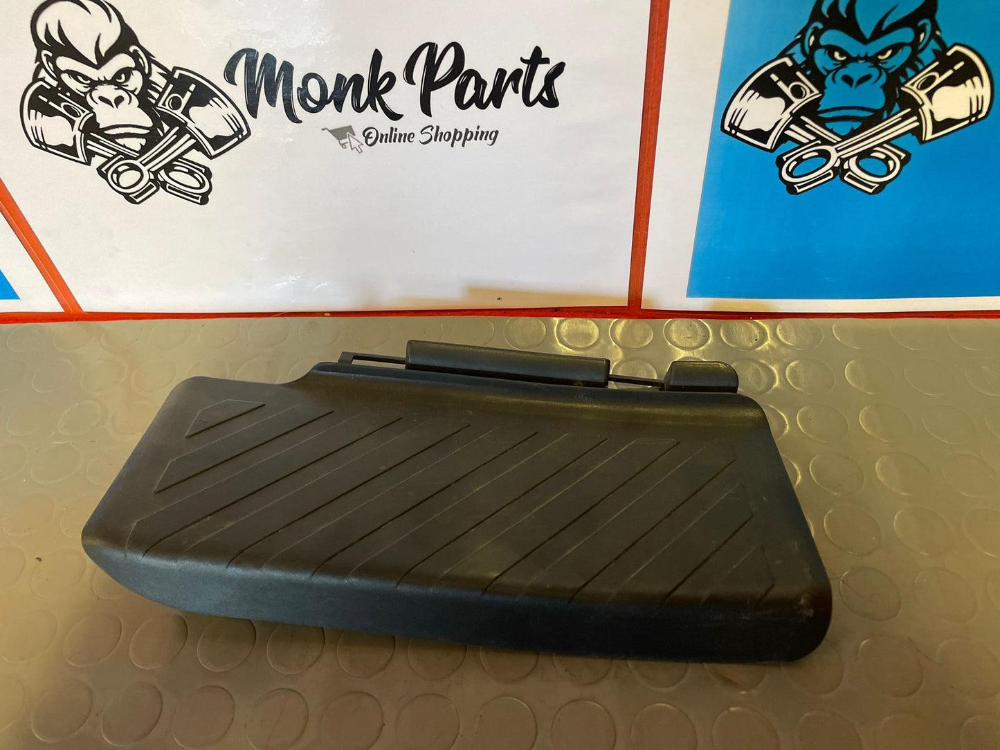 Moldura apoyapie VOLKSWAGEN GOLF VII 7 5Q1864777C