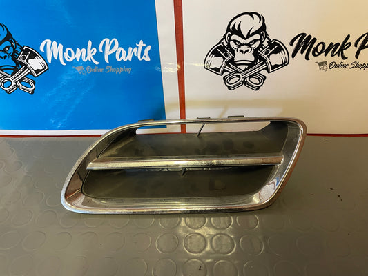 Rejilla NISSAN PRIMERA 62332F