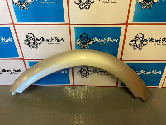 Aletin delantero izquierdo NISSAN TERRANO II 638137F000