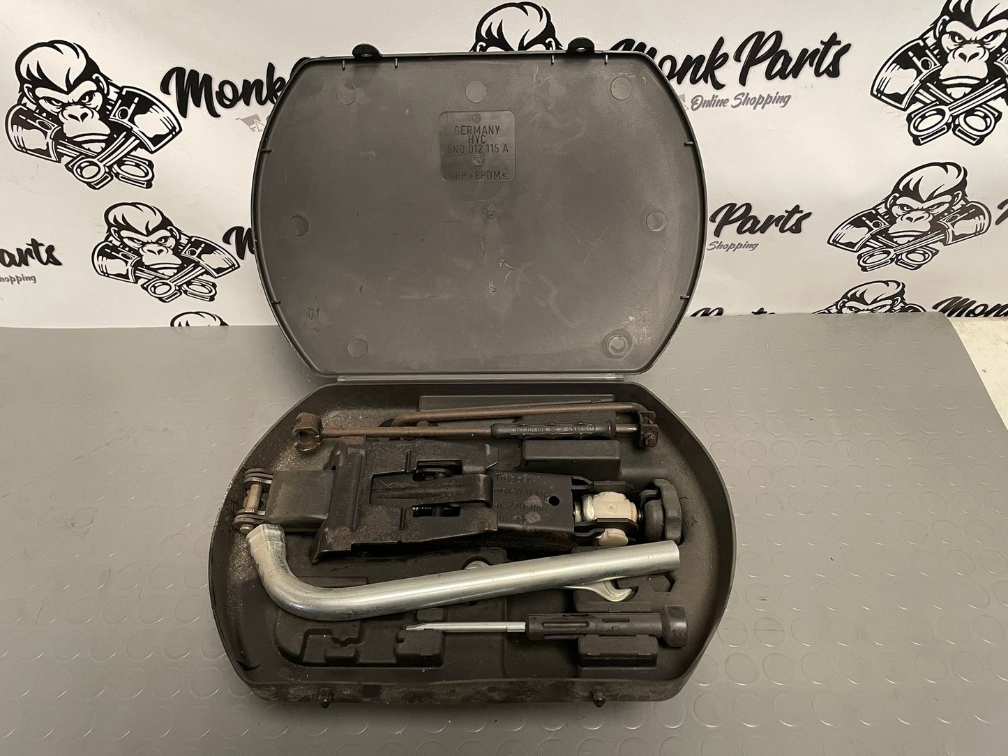 Herramientas y gato VW POLO III 3 6N0012115A