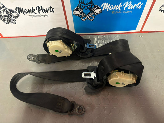 Cinturones traseros VW TRANSPORTER T5 7H9857811A 7H9857812A (precio unidad)