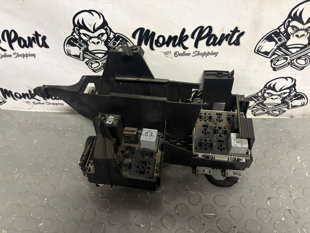 Caja fusibles relés PORSCHE CAYENNE y VW TOUAREG 7L0937535