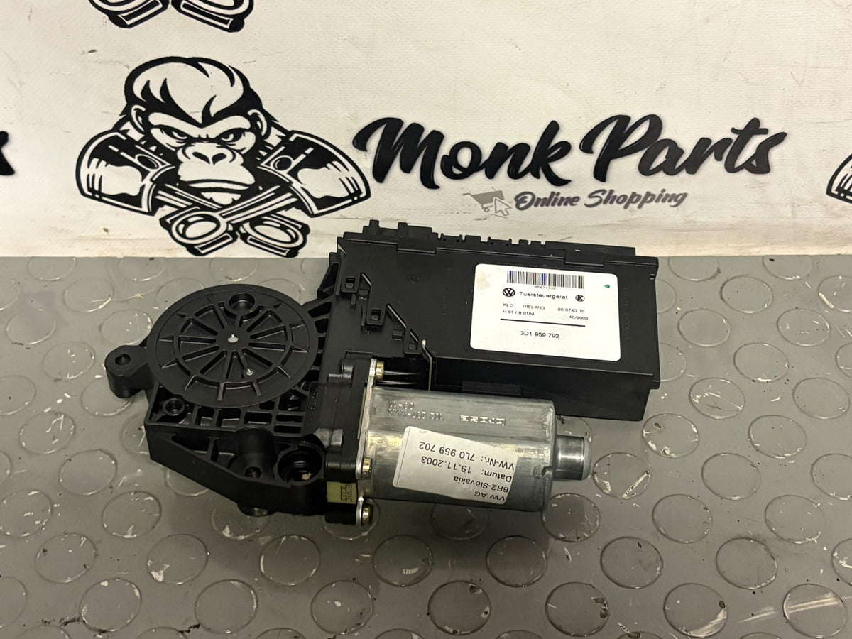 Motor elevalunas delantero derecho VW TOUAREG 7L0959702 3D1959792