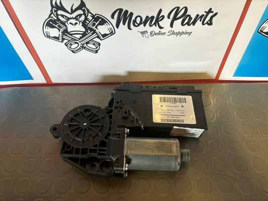 Motor elevalunas delantero derecho VW TOUAREG 7L0959702H 3D1959792F