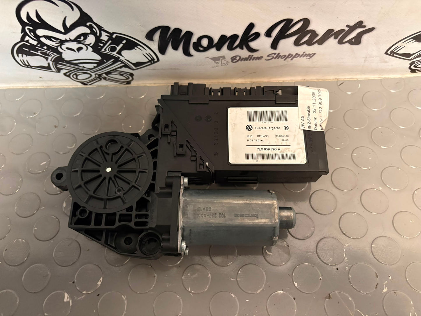 Motor elevalunas trasero izquierdo PORSCHE CAYENNE 955 7L0959703C 7L0959795A