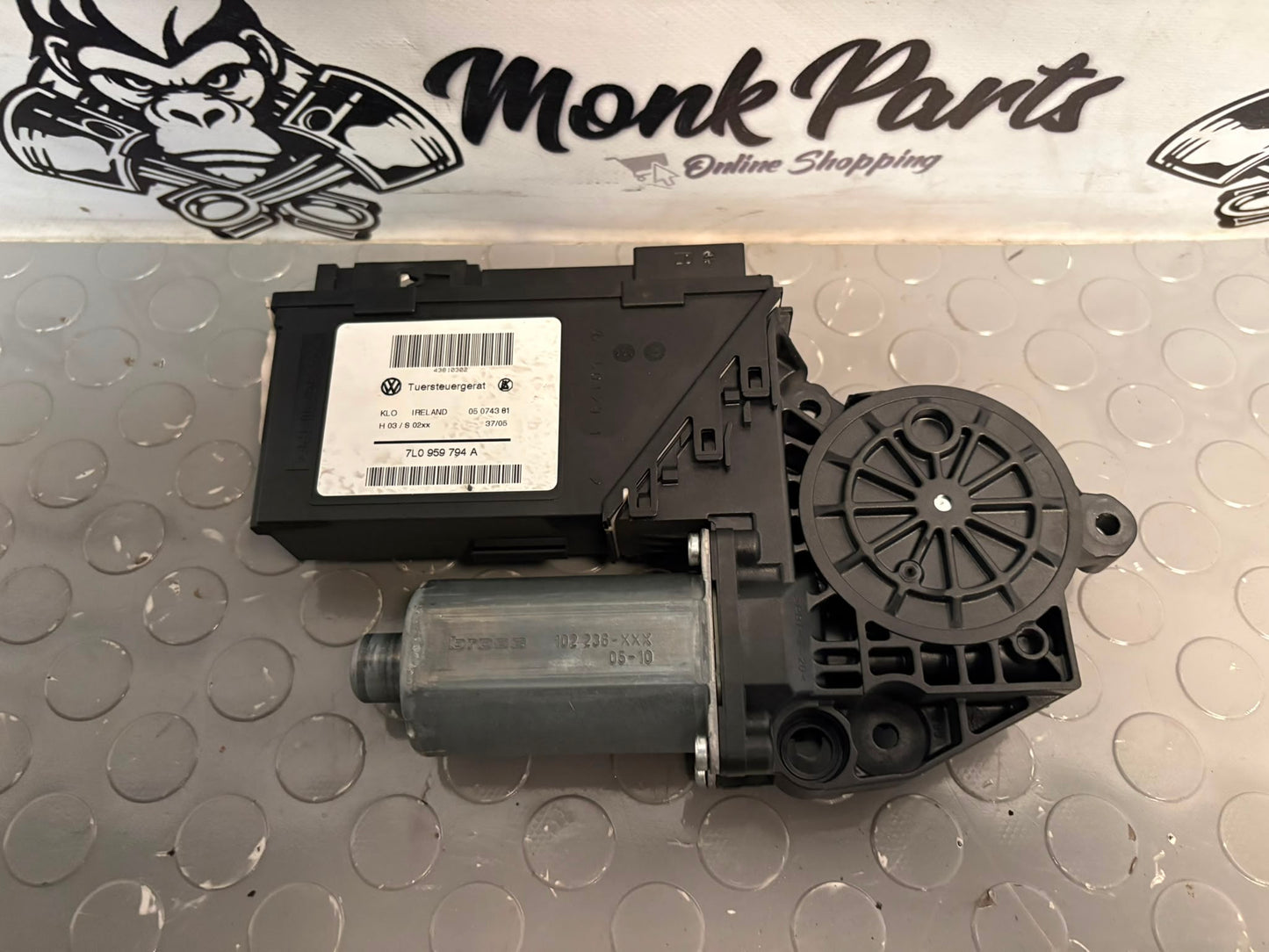 Motor elevalunas trasero derecho PORSCHE CAYENNE 955 7L0959704C 7L0959794A