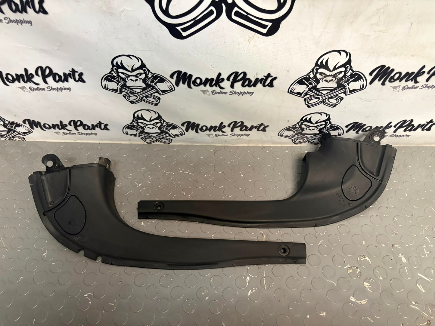 Cubiertas inferiores motor PORSCHE CAYENNE 955 7L5805285D 7L5805286E