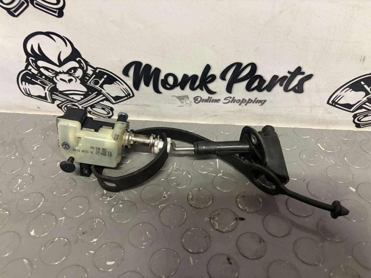 Motor tapa deposito PORSCHE CAYENNE 955 7L5810773 7L5810899