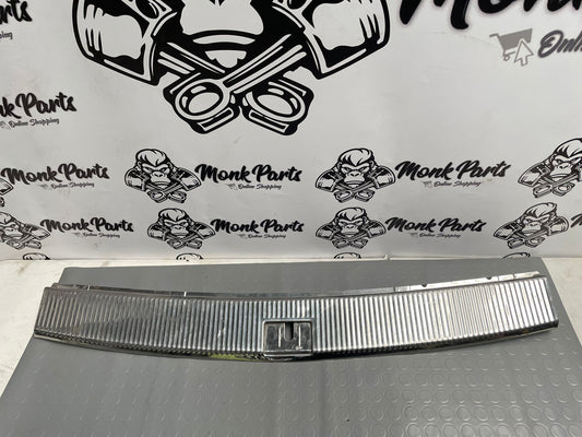 Moldura maletero aluminio VW TOUAREG 7L6863459E