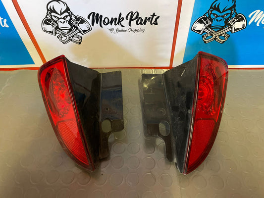 Piloto trasero RENAULT ESPACE IV 8200027154 8200027155 (precio unidad)