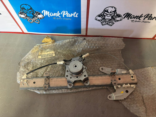 Elevalunas trasero izquierdo NISSAN PATHFINDER 82721-83G16 , Nuevo , Original