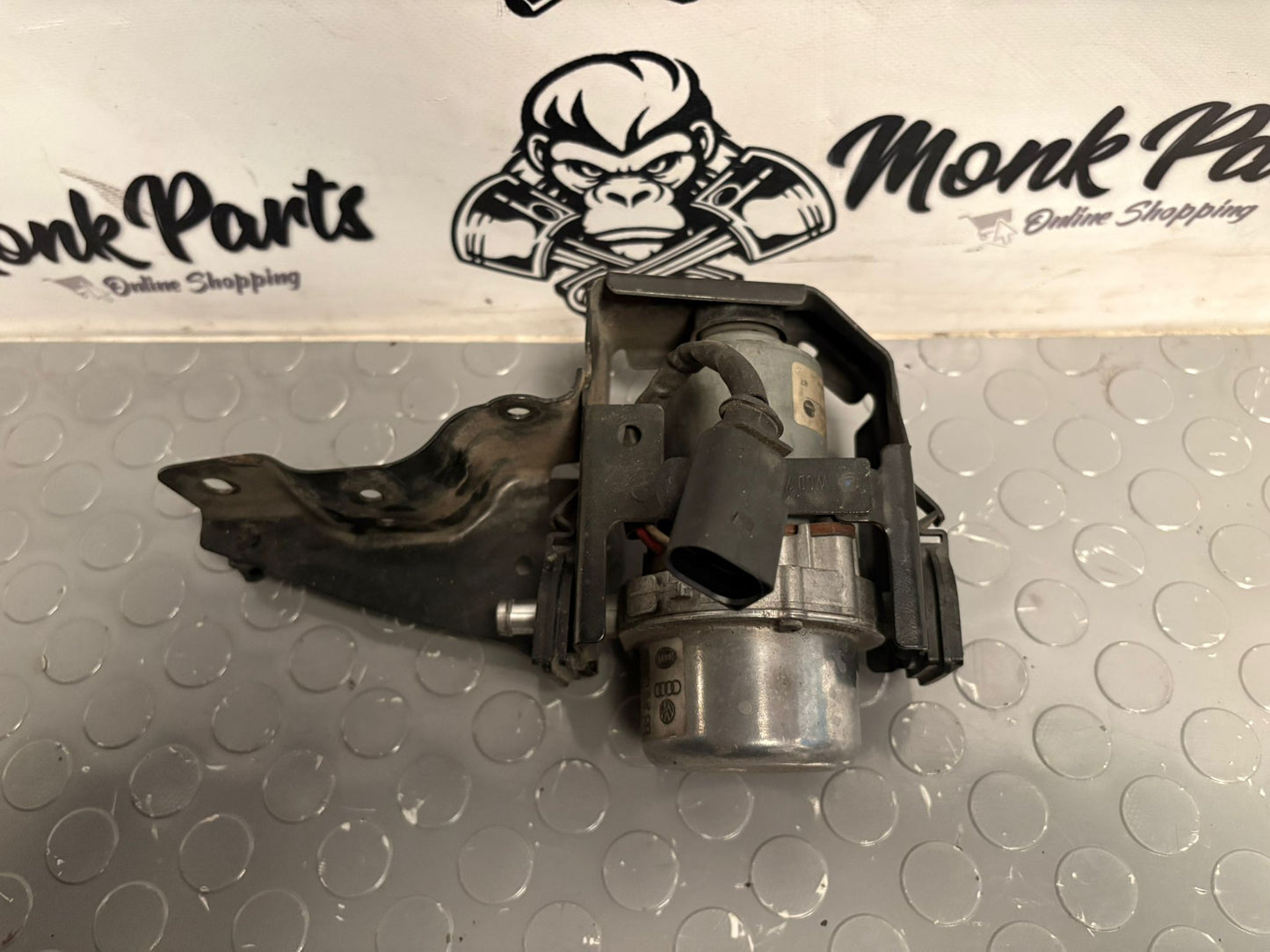 Bomba vacio de freno AUDI A4 S4 RS4 B6 B7 8E0927317A