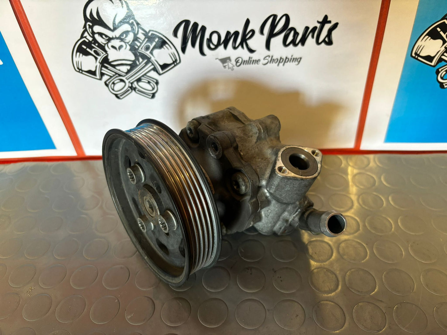 Bomba direccion AUDI A4 B8 8K0145154B