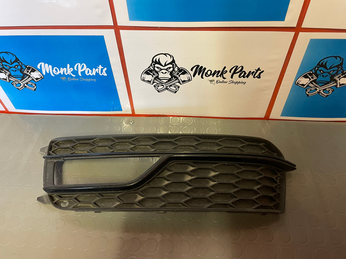 Rejilla izquierda paragolpes AUDI A5 8T0807681