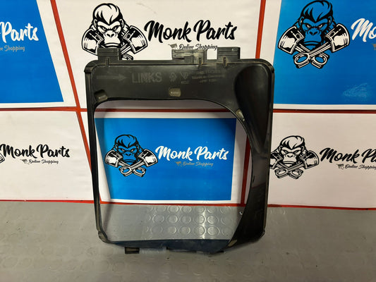 Canalizador izquierdo radiador PORSCHE MACAN 95B117339