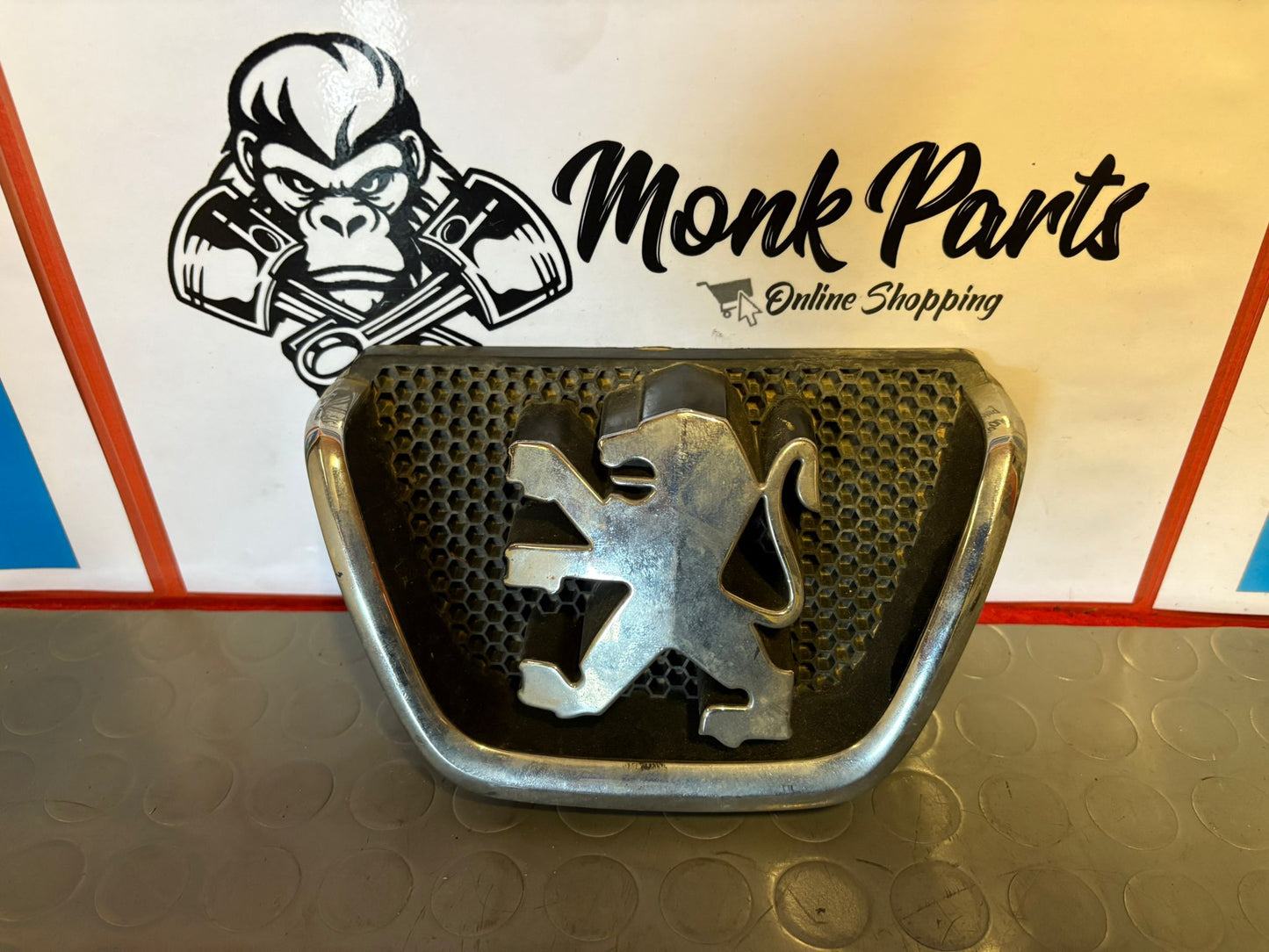 Emblema parrilla delantera PEUGEOT 206 9628688677