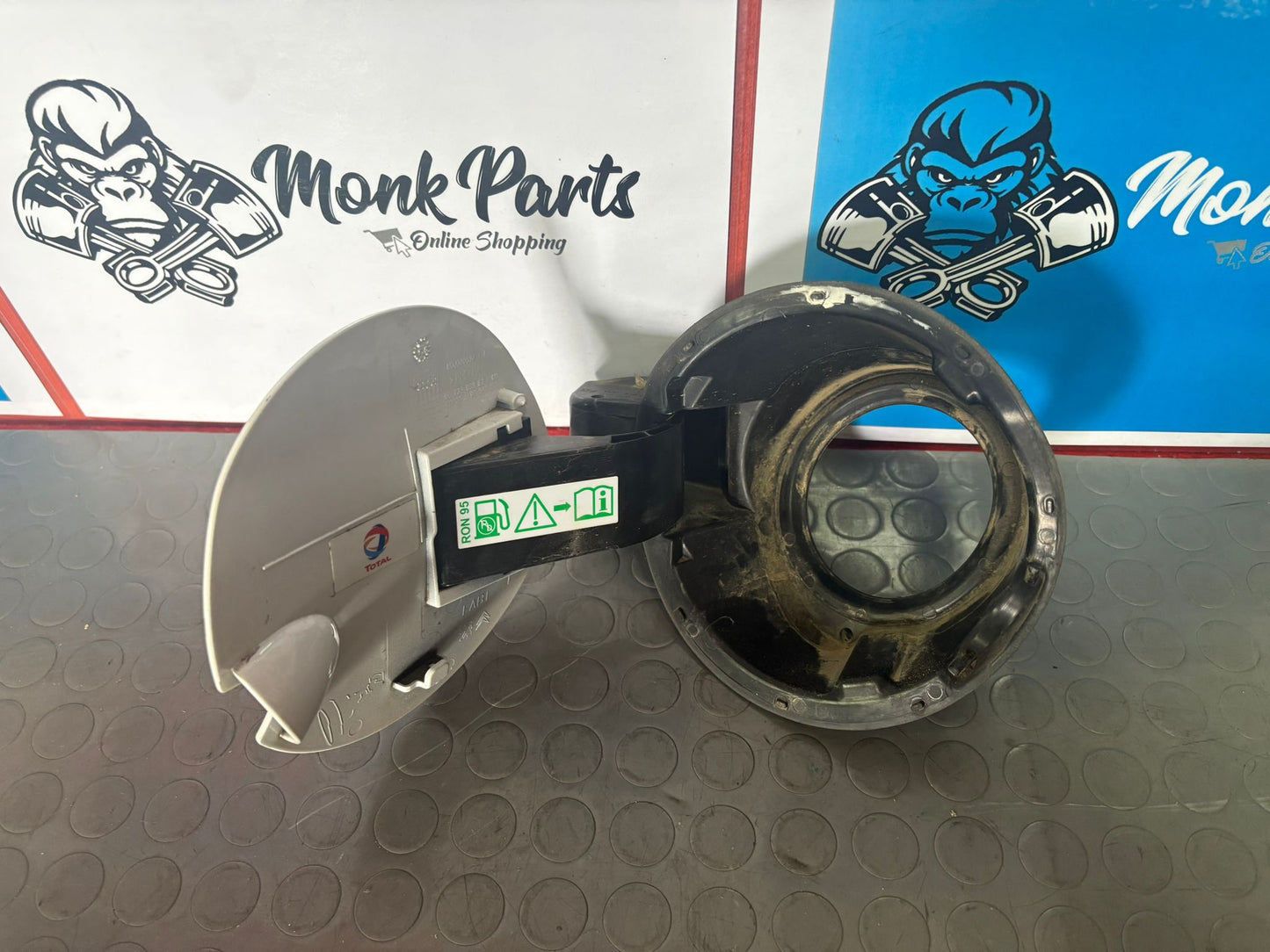 Tapa deposito PEUGEOT 208 9673905980