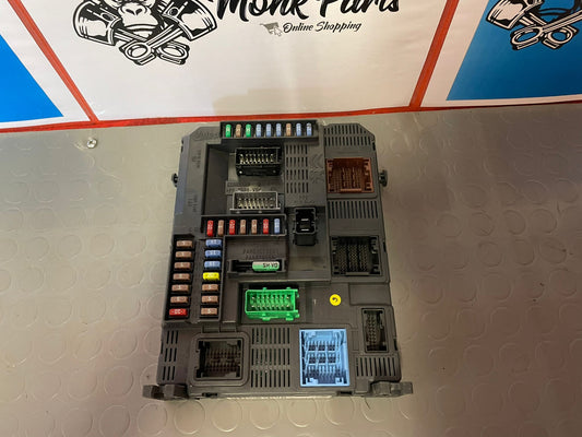 BSI Caja reles fusibles PEUGEOT 208 9678355880