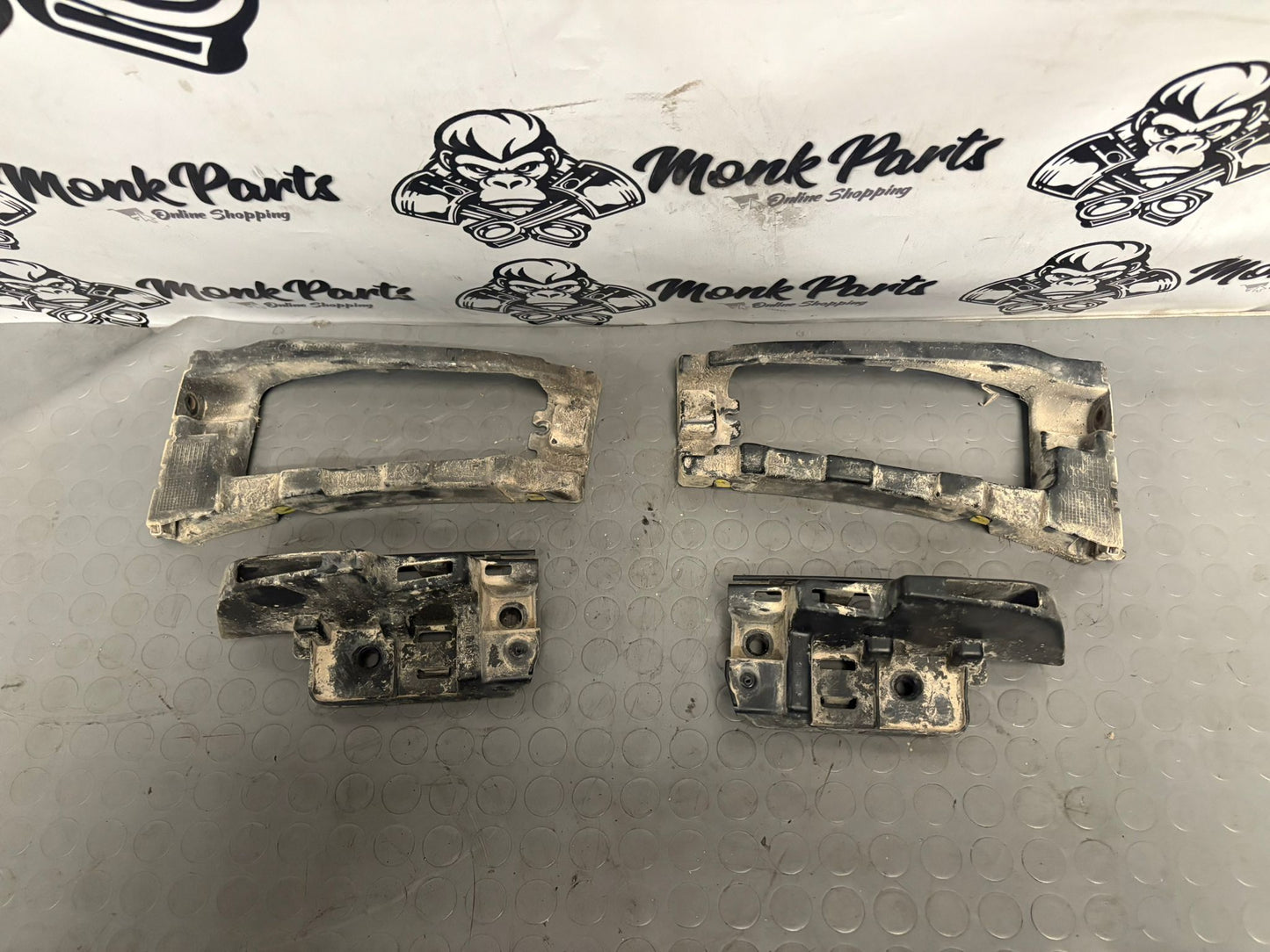 Soportes paragolpes trasero PEUGEOT PARTNER III 9816808680 9816808780 (precio por lado)