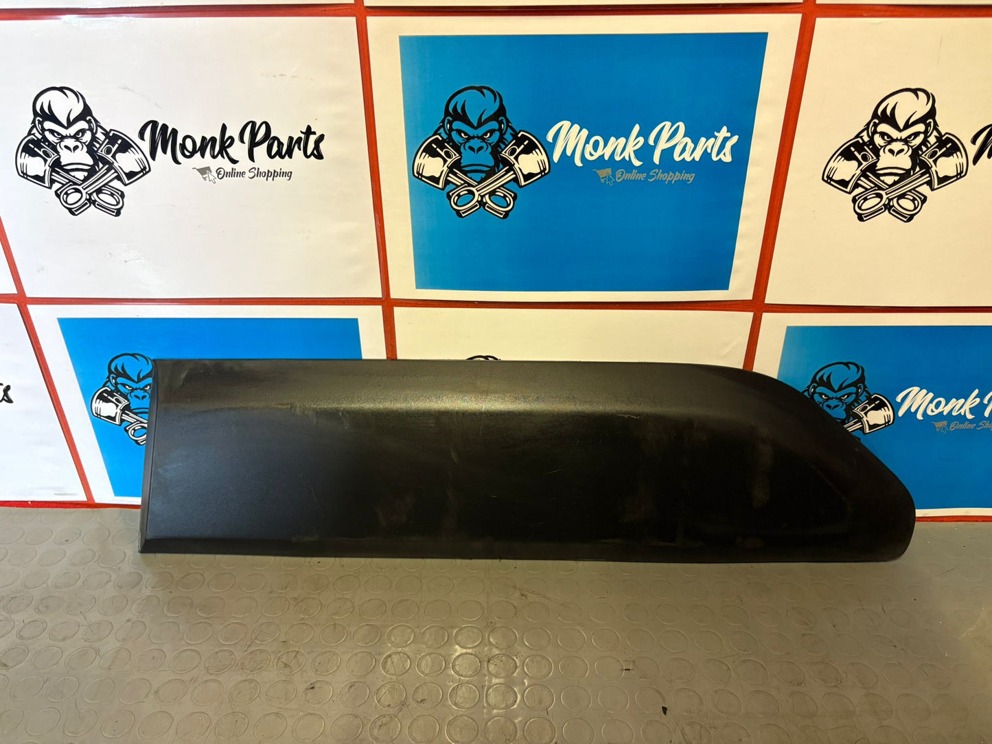 Moldura lateral izquierda PEUGEOT PARTNER III 9817695577