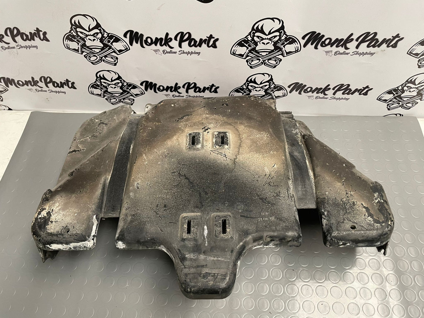 Protector deposito PORSCHE 911 996 99620133100 996.201.331.00