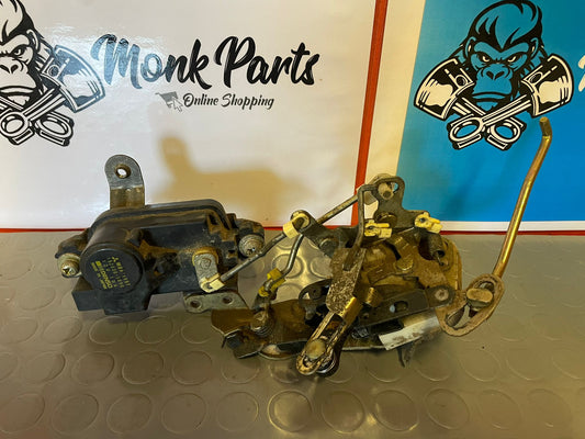 Cerradura izquierda MITSUBISHI 3000GT MB641157