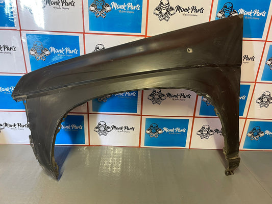 Aleta izquierda NISSAN TERRANO I 1