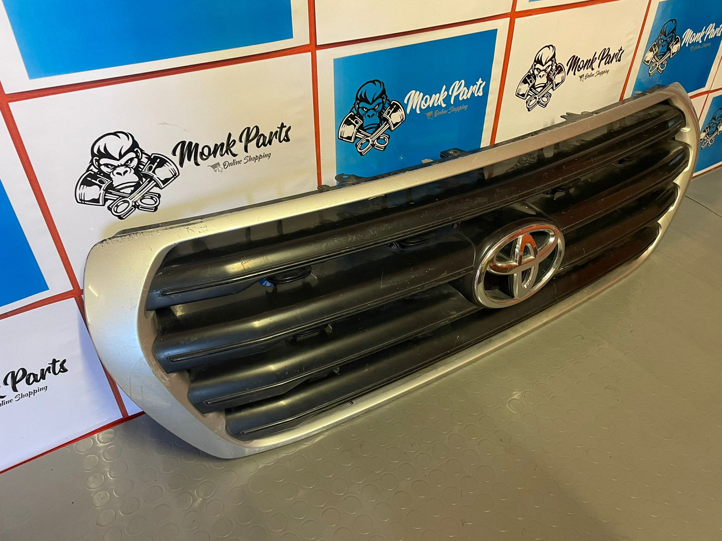 Parrilla delantera TOYOTA LAND CRUISER FJ200 2008-2011 53101-60510