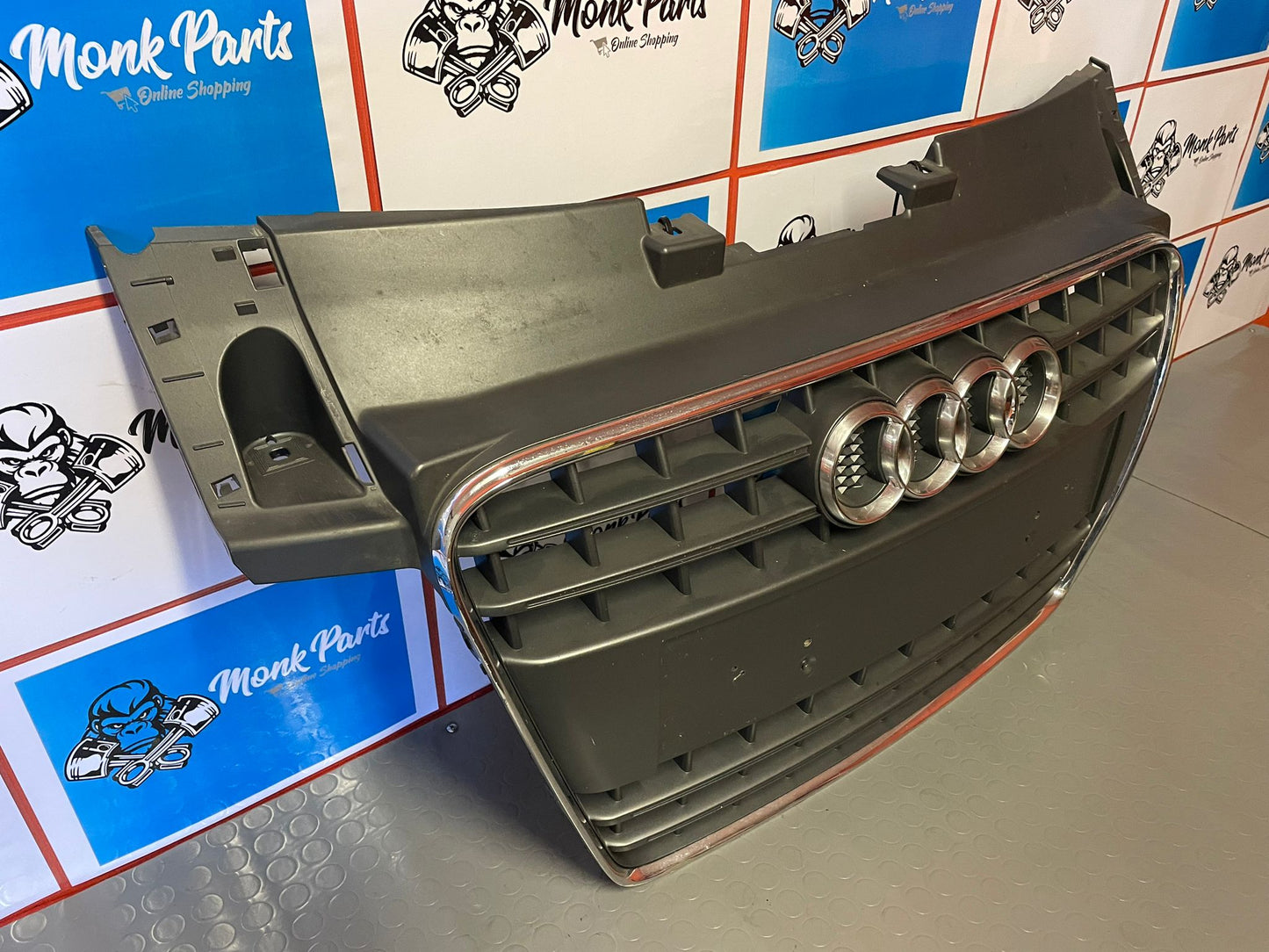 Parrilla delantera AUDI TT TTS Original 8J0853651