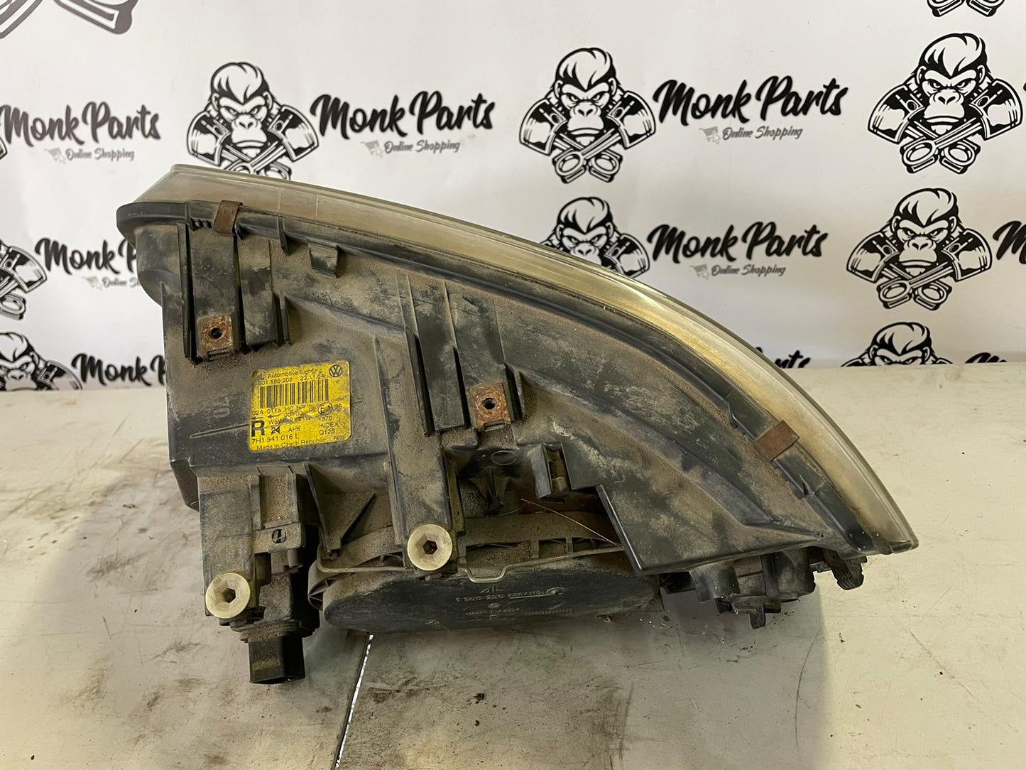 Faro delantero izquierdo VOLKSWAGEN TRANSPORTER T5
