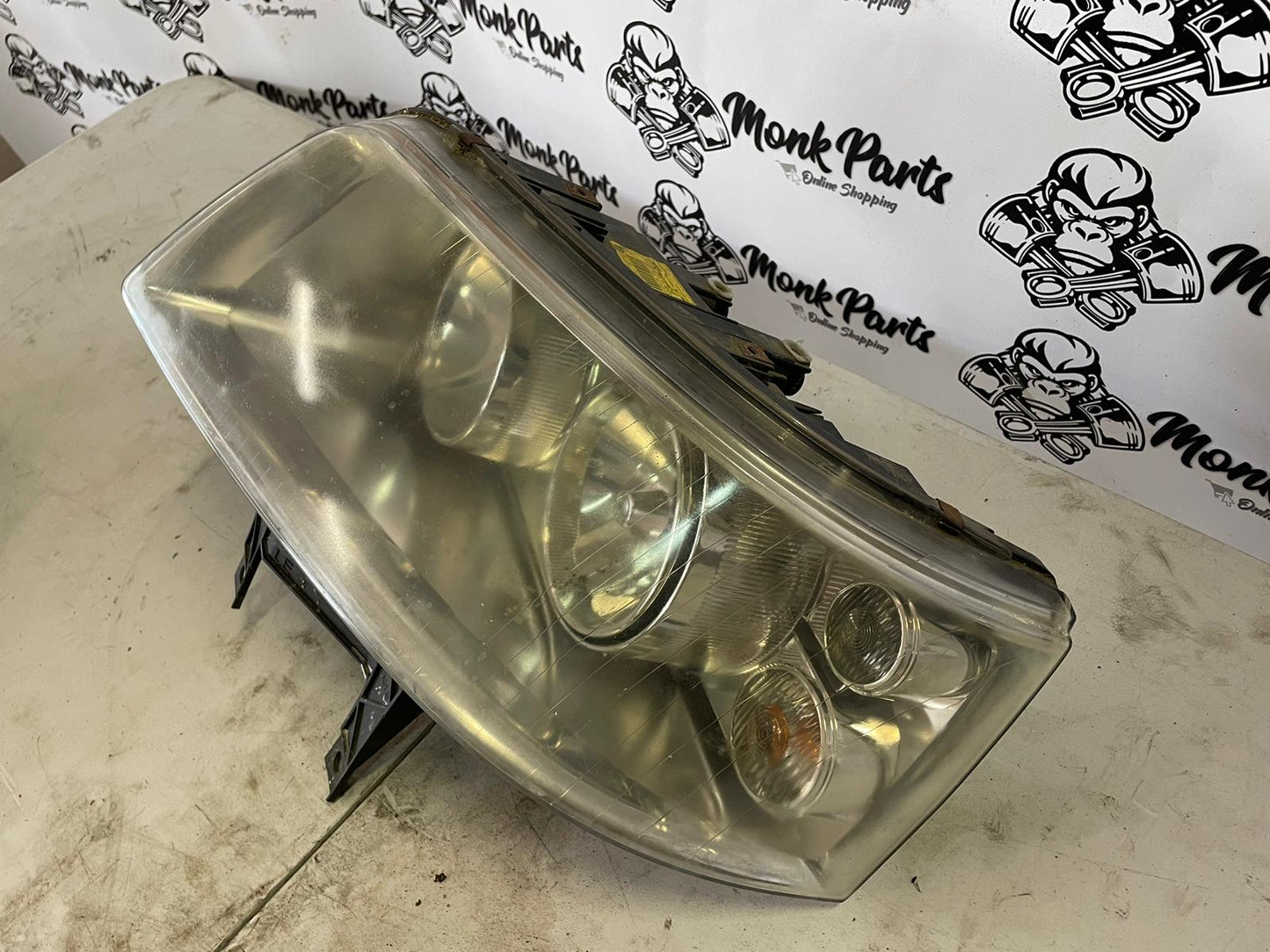 Faro delantero izquierdo VOLKSWAGEN TRANSPORTER T5
