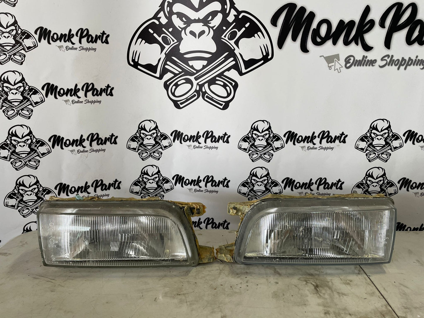 Faros delanteros NISSAN SUNNY N14 Originales