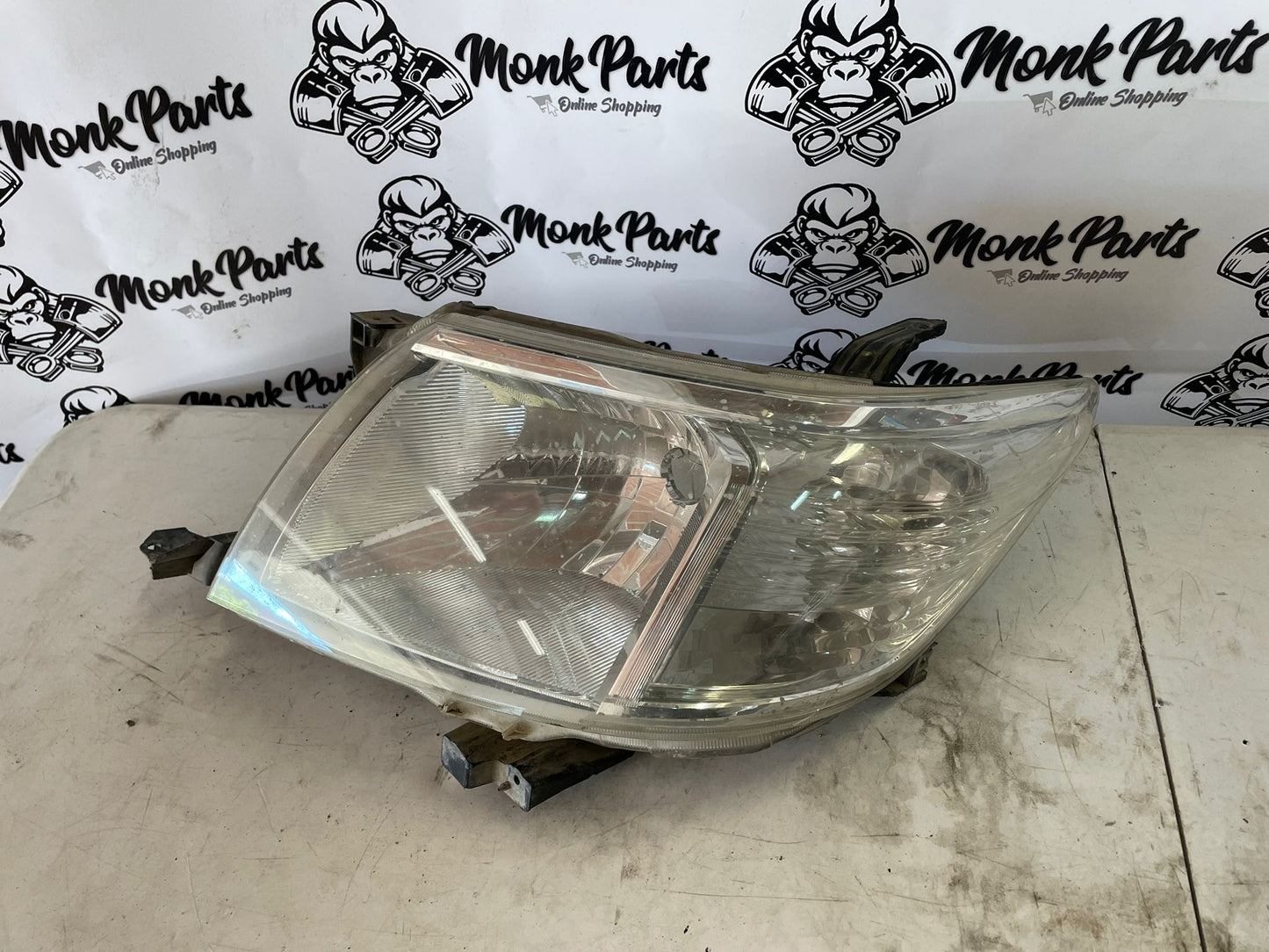Faro delantero izquierdo TOYOTA HILUX 2005-2009