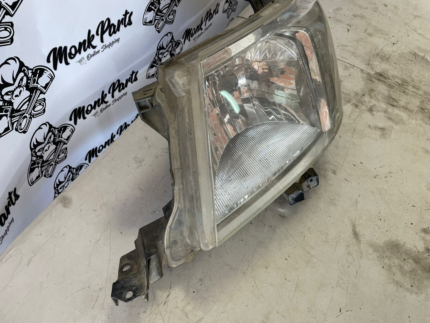 Faro delantero izquierdo TOYOTA HILUX 2005-2009
