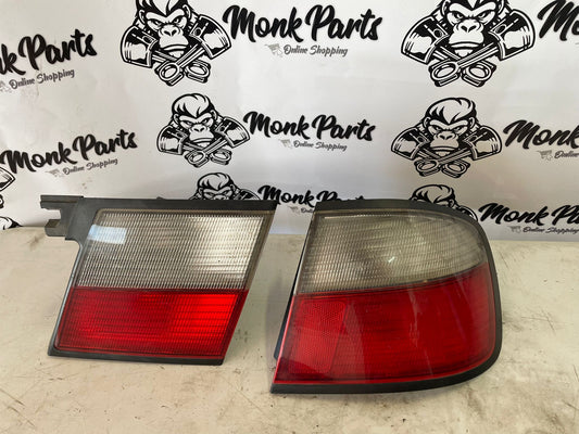 Faro trasero derecho NISSAN PRIMERA P11