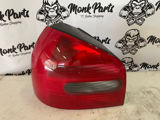 Faro trasero izquierdo AUDI A3 8L