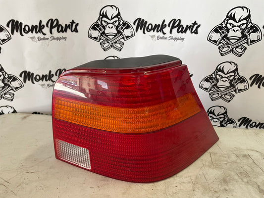 Faro trasero derecho VOLKSWAGEN GOLF IV 4
