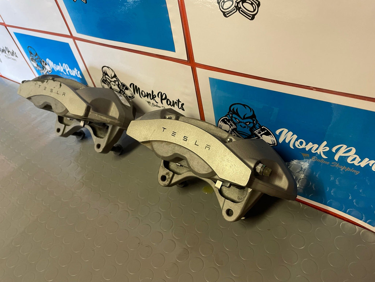 Pinzas freno Brembo Tesla Model 3 Originales 1044621-00-F 1044622-00-F